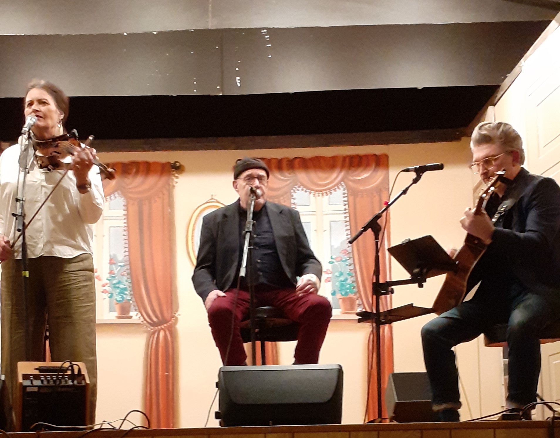 Stuekoncert på scenen